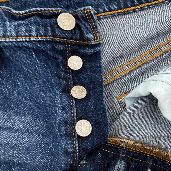 Levi’s 501 Original Fit High Rise denim shorts - Picture 2 of 5